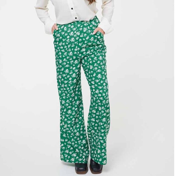 JOANIE CLOTHING Romily Ditsy Floral Print Wide Leg Trousers - Green - Picture 1 of 4